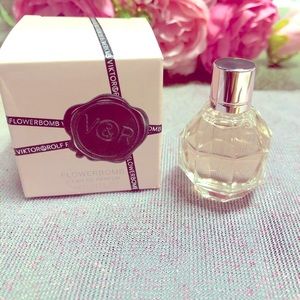 🌸 VIKTOR&ROLF Flowerbomb MINI - BRAND NEW 🌸